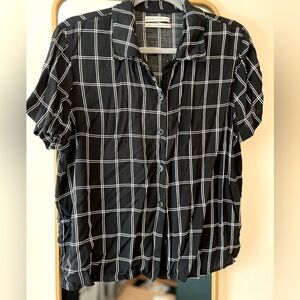LAST CALL!!! Urban Outfitters Black & White Grid Top Size M